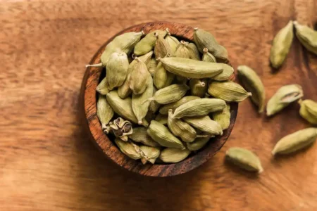 Cardamom Health Benefits: पाचन, हृदय स्वास्थ्य, और बहुत कुछ के लिए एक स्वादिष्ट मसाला Cardamom Health Benefits: पाचन, हृदय स्वास्थ्य, और बहुत कुछ के लिए एक स्वादिष्ट मसाला