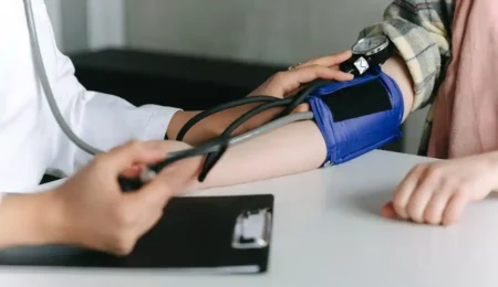 Low Blood Pressure है ? तो जानिए इलाज के आसान घरेलु और प्राकृतिक उपचार
